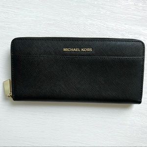 Michael Kors Jet Set Wallet